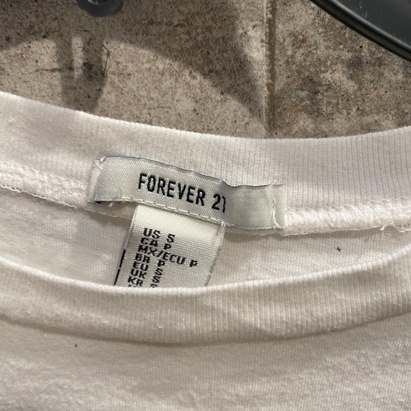 ❤️ FOREVER 21 WEST COAST WHITE TEE SIZE SMALL - Picture 2 of 3
